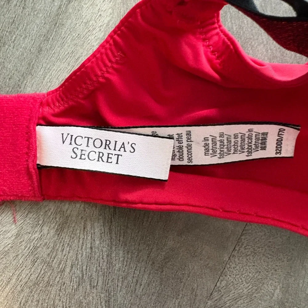 Victoria's Secret Red Demi Bra 32DDD‎ F70 Lightly Lined T-Shirt Glitter Strap